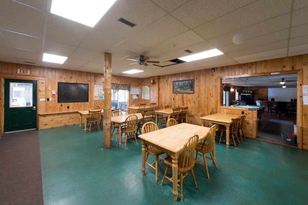Madawaska Lodge-Cottage Exterior photo