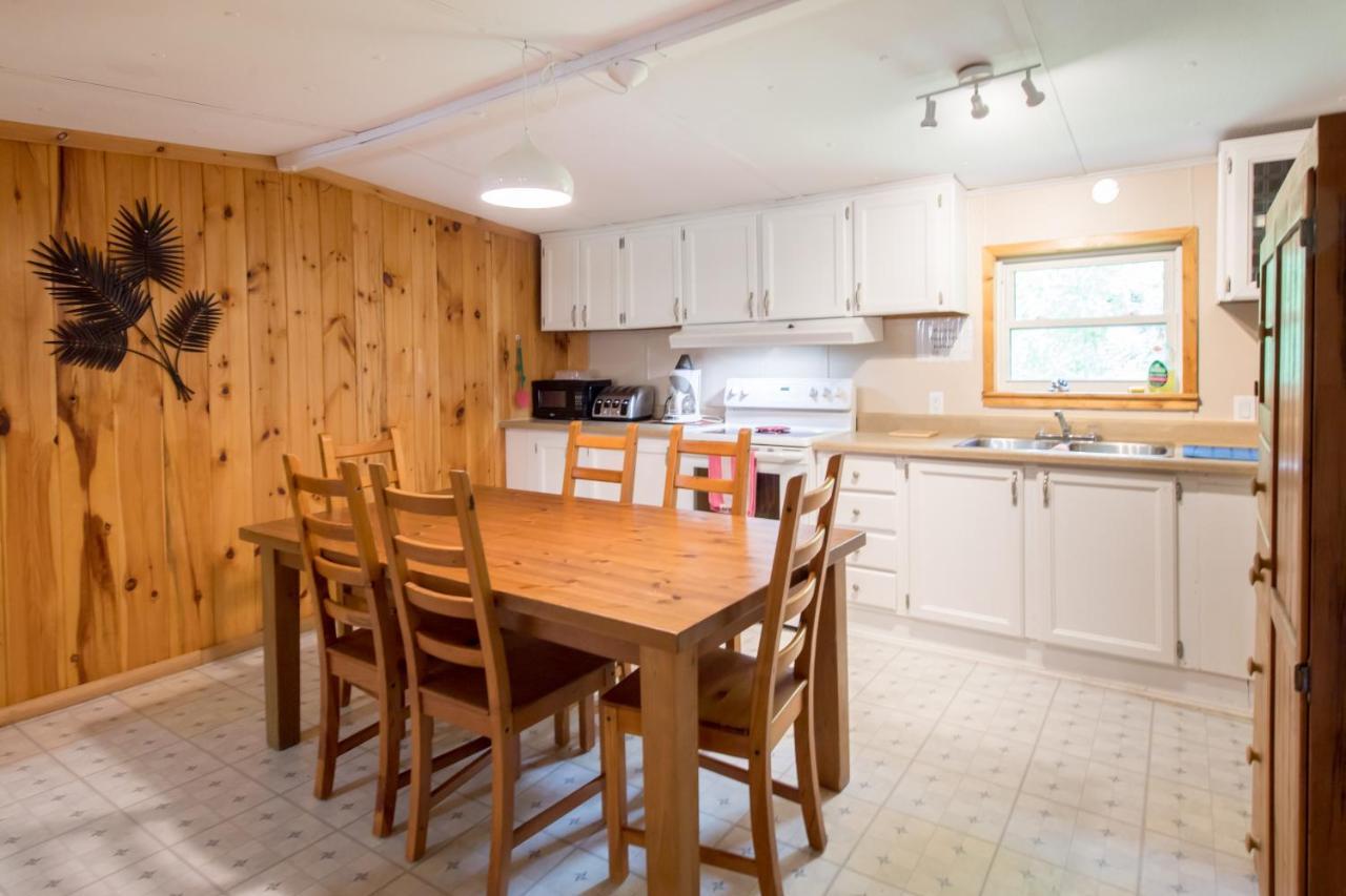 Madawaska Lodge-Cottage Exterior photo